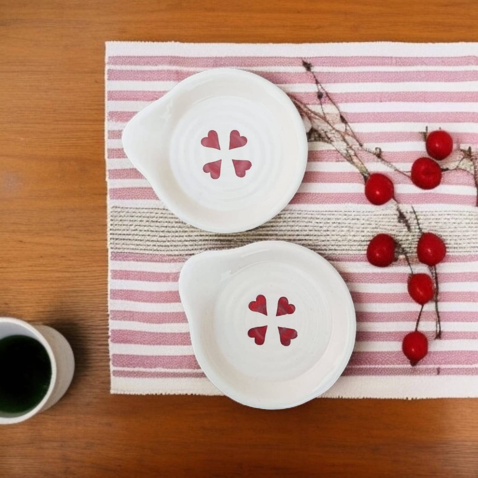     			Malaikah Red Hrt Rnd Spn Rst Ceramic Printed Cutlery Holder White ( Pack of 2 )