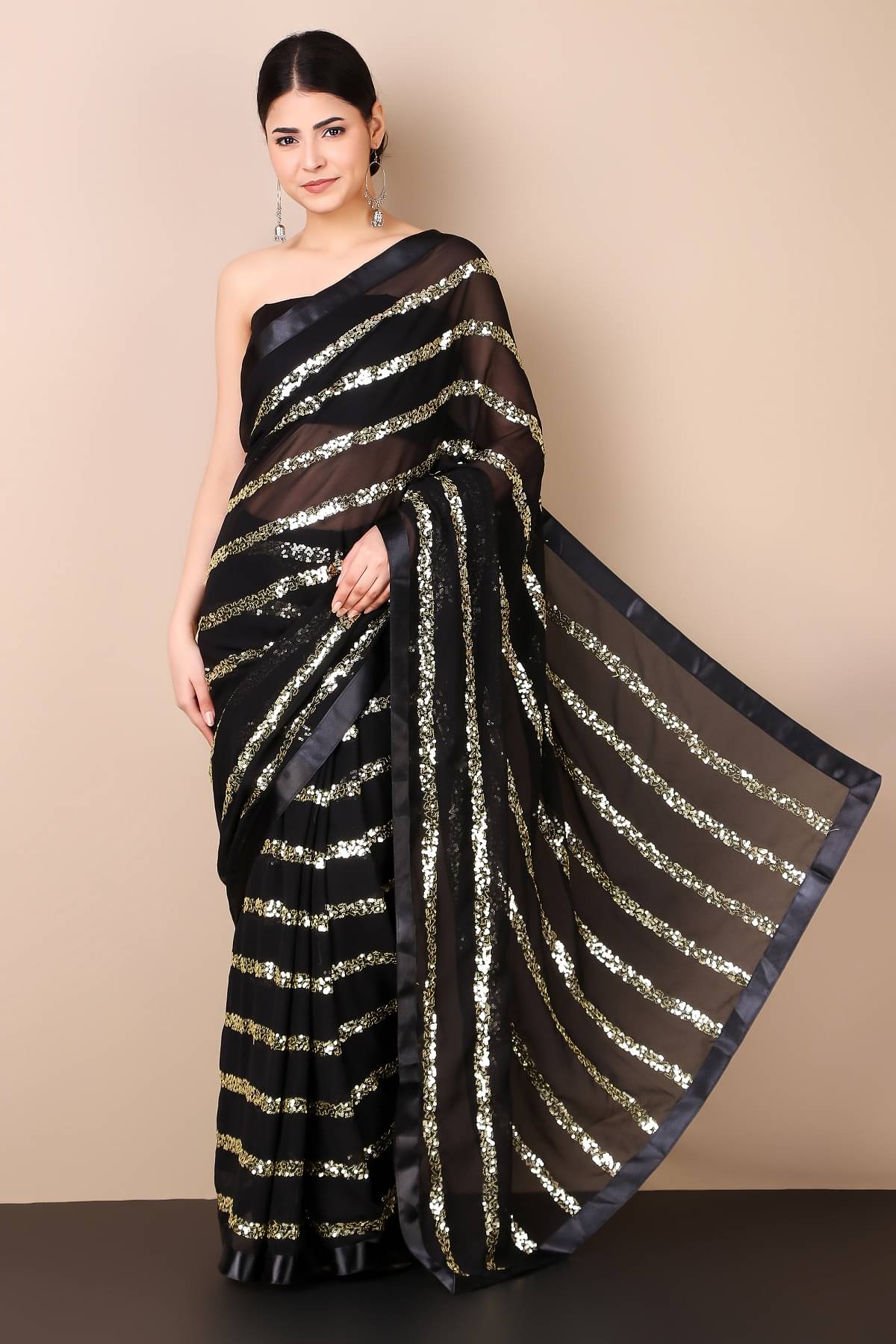     			Prazvika Georgette Embroidered Chanderi saree With Unstitched Blouse Piece ( Black )
