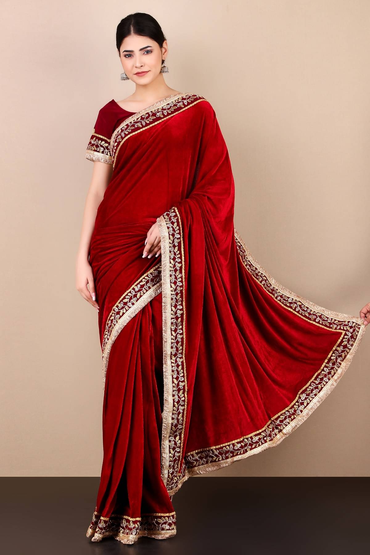 Prazvika Velvet Embroidered Chanderi saree With Unstitched Blouse Piece ( Red ) Prazvika Velvet Embroidered Chanderi saree With Unstitched Blouse Piece ( Red )