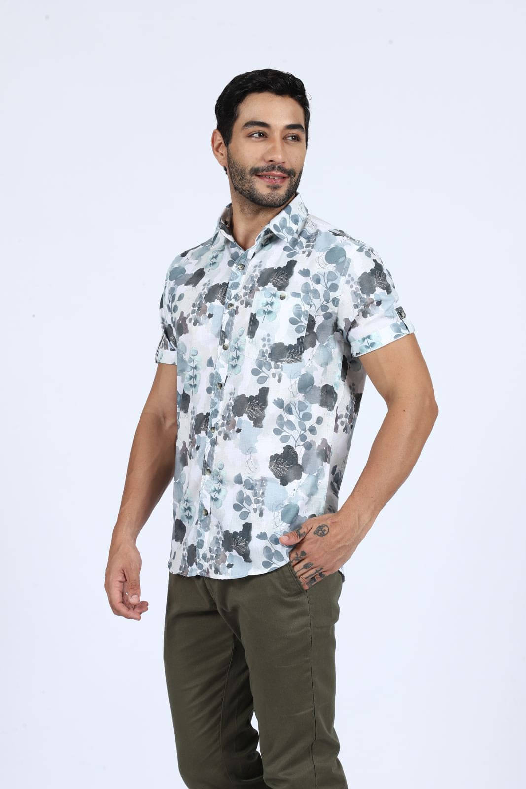     			Wolf & co. Polyester Regular Fit Printed Half Sleeves Men's Casual Shirt - Green ( Pack of 1 )