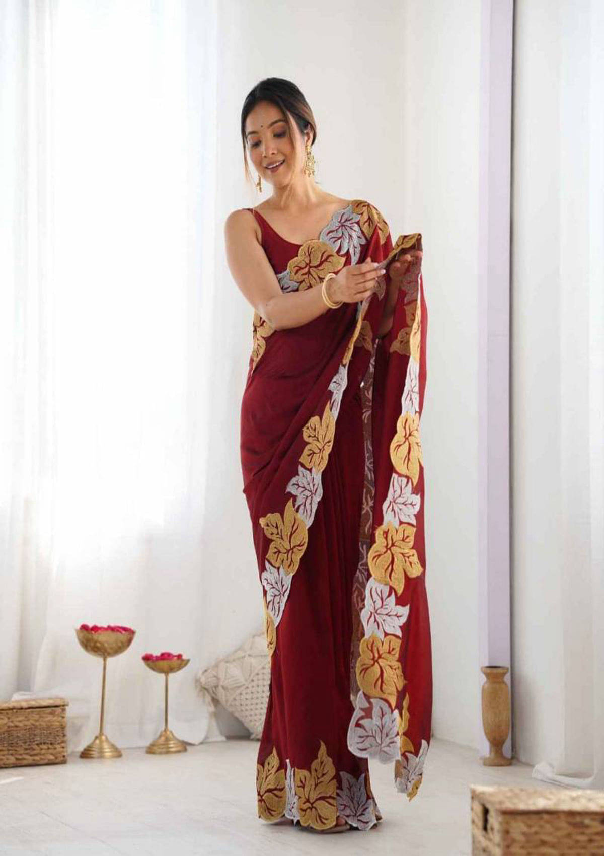     			krishna trends Georgette Embroidered Chikankari Saree With Unstitched Blouse Piece ( Maroon )