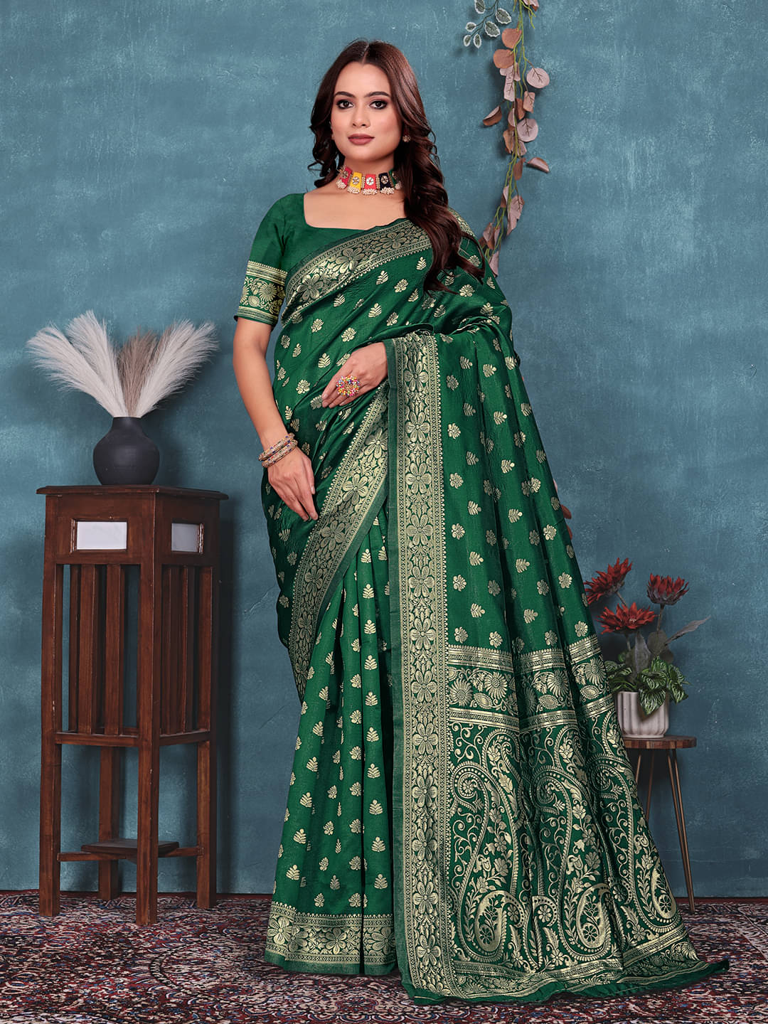 Kanooda Prints Silk Blend Embellished Banarasi saree With Unstitched Blouse Piece ( Green ) Kanooda Prints Silk Blend Embellished Banarasi saree With Unstitched Blouse Piece ( Green )