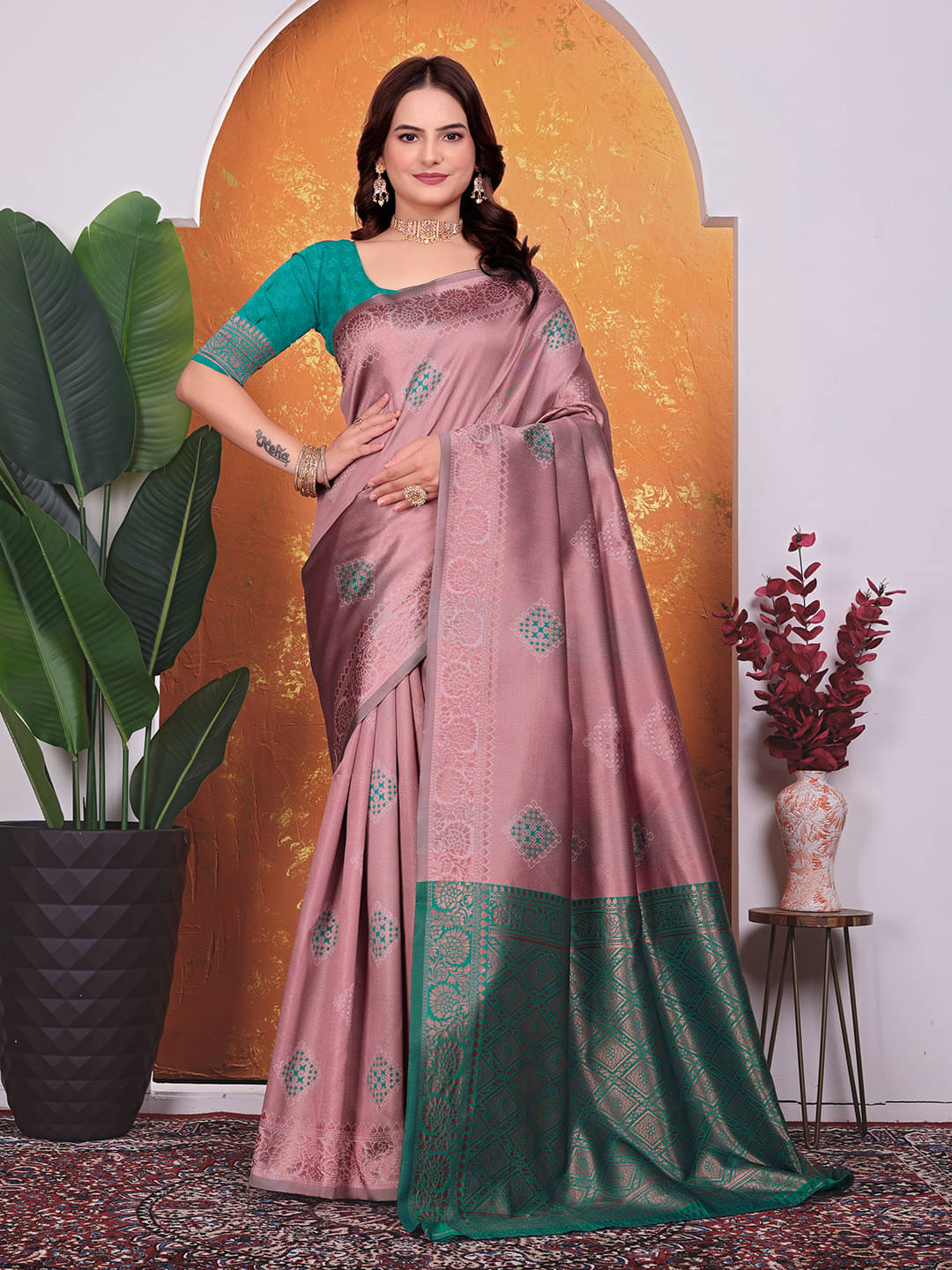     			Kanooda Prints Silk Blend Embellished Banarasi saree With Unstitched Blouse Piece ( Peach )