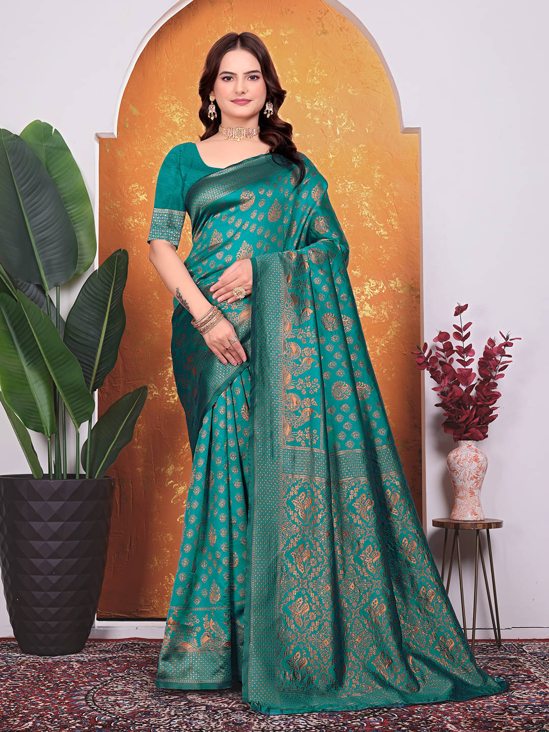 Maayro Silk Blend Embellished Banarasi saree With Unstitched Blouse Piece ( Rama ) Maayro Silk Blend Embellished Banarasi saree With Unstitched Blouse Piece ( Rama )
