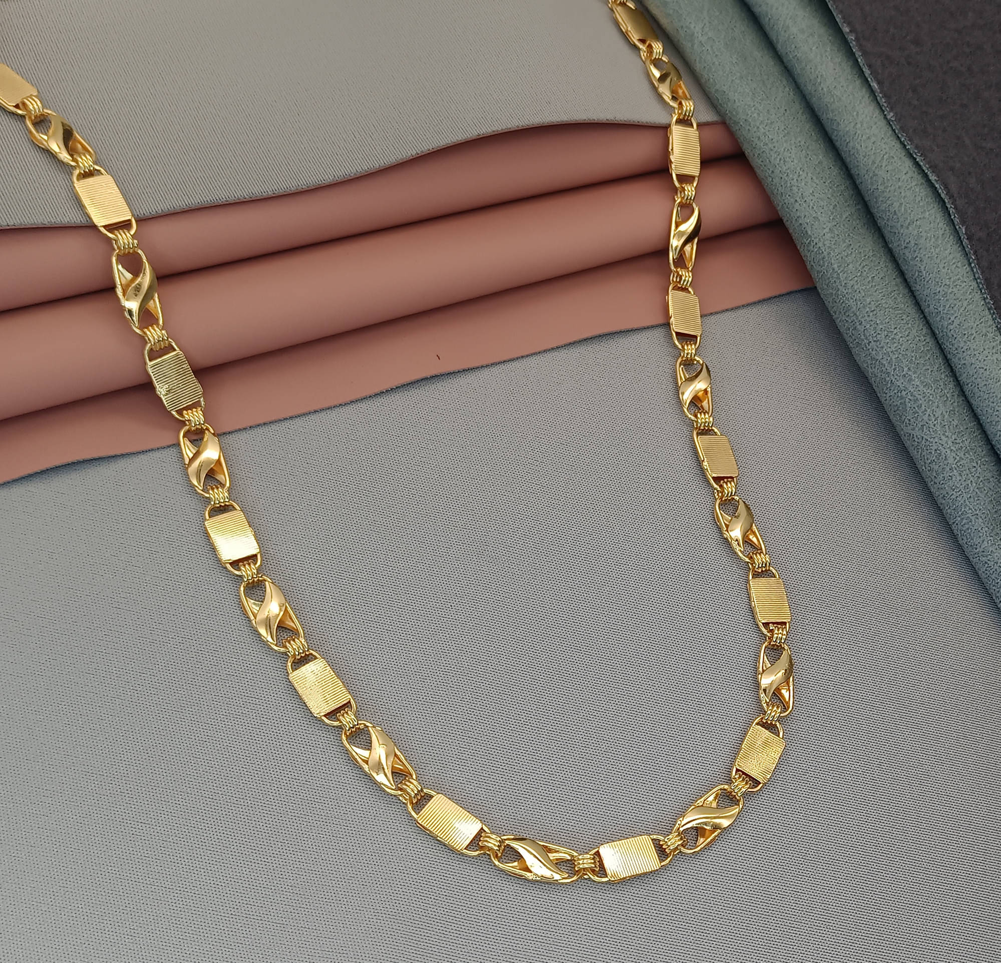 SHANKH-KRIVA Gold Plated Chain ( Set of 1 ) SHANKH-KRIVA Gold Plated Chain ( Set of 1 )