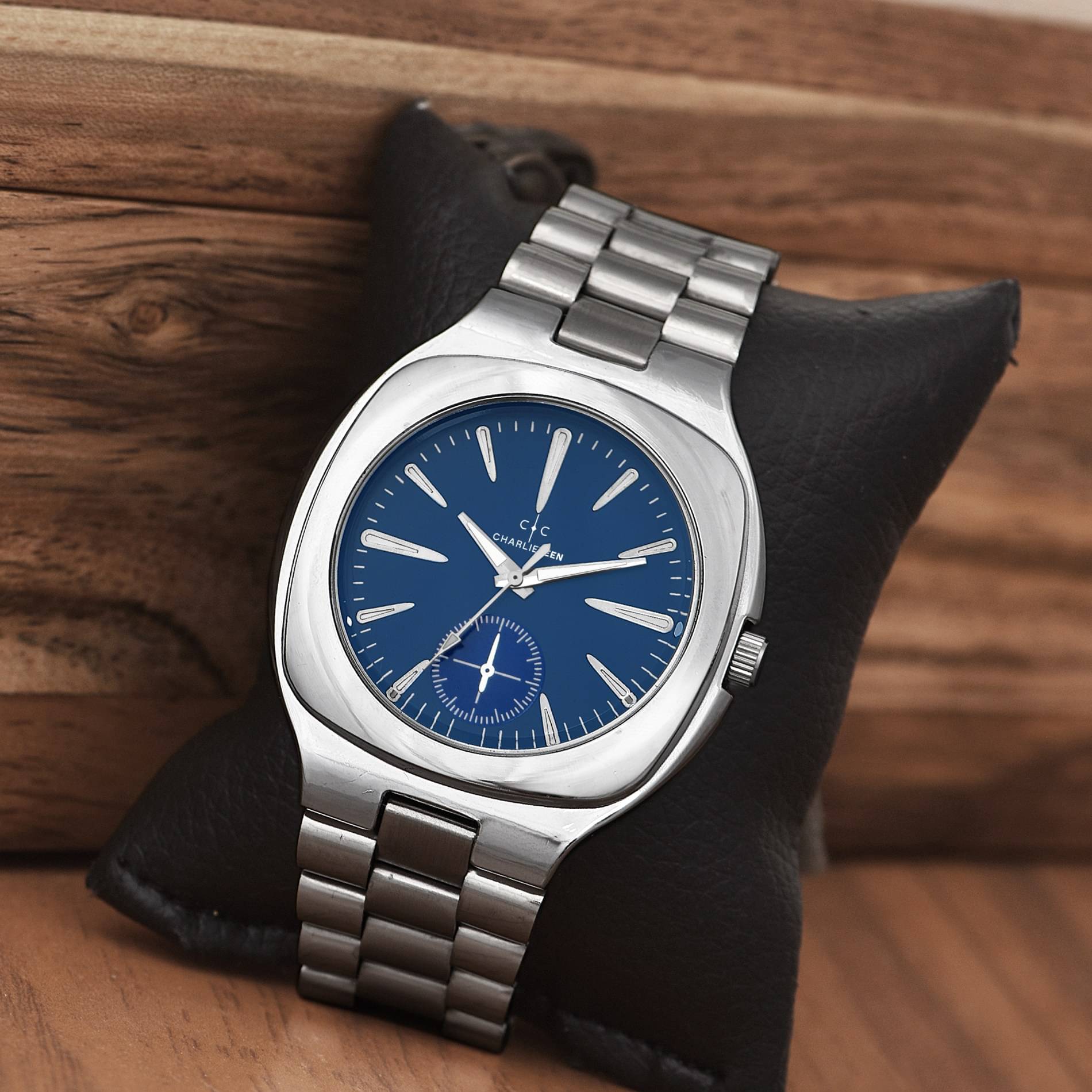     			CHARLIEKEEN Silver Stainless Steel Analog Men's Watch