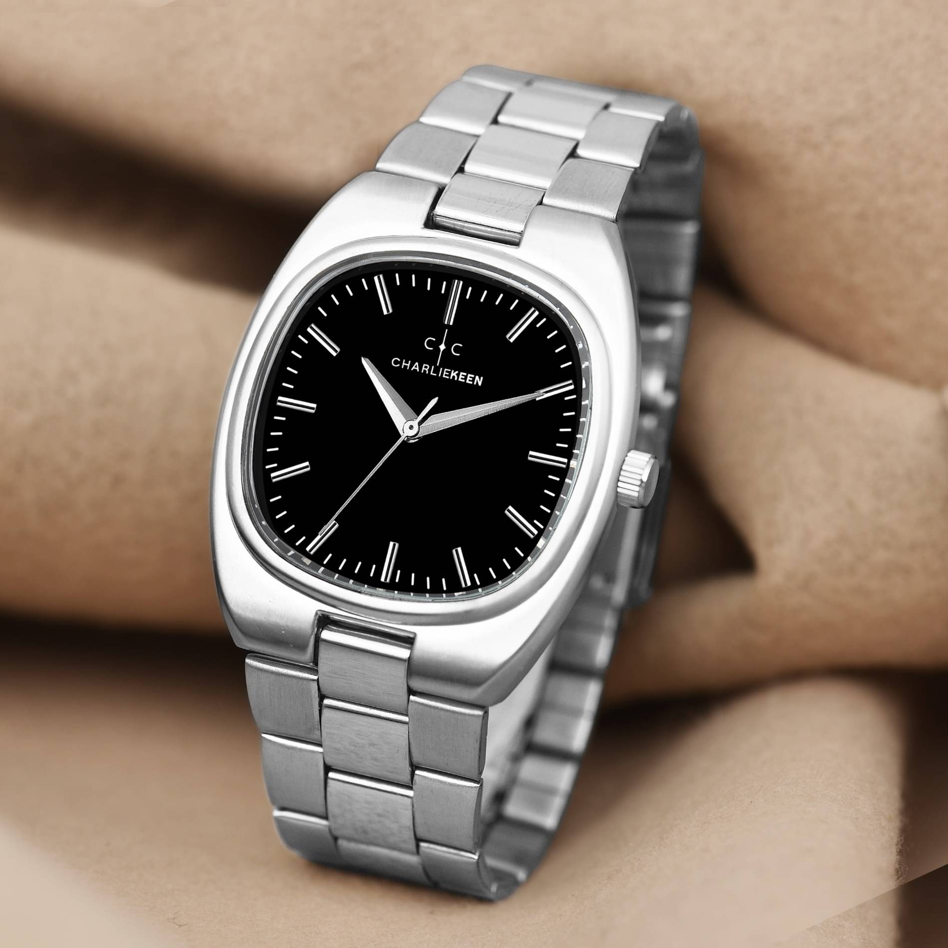     			CHARLIEKEEN Silver Stainless Steel Analog Men's Watch
