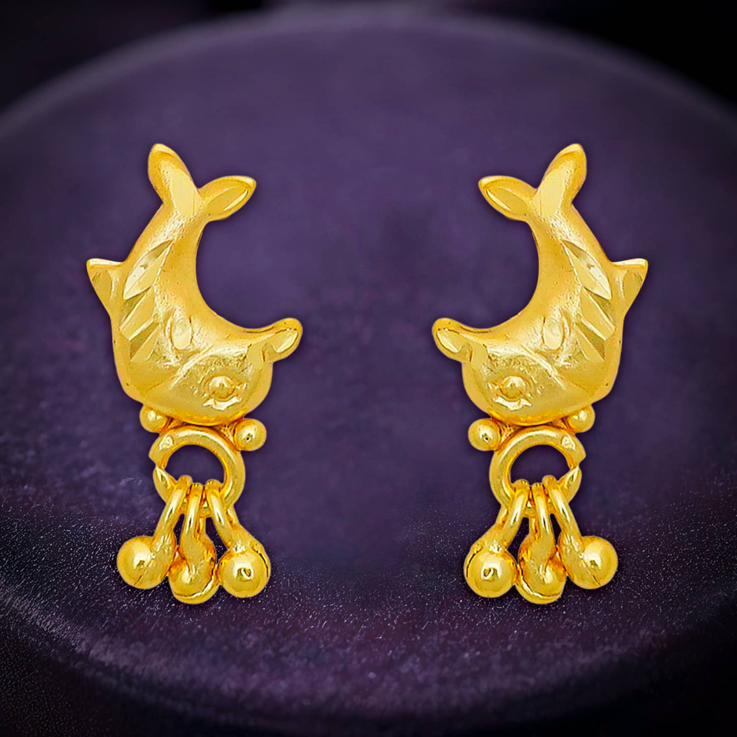     			Drashti Collection Golden Stud Earrings ( Pack of 1 )
