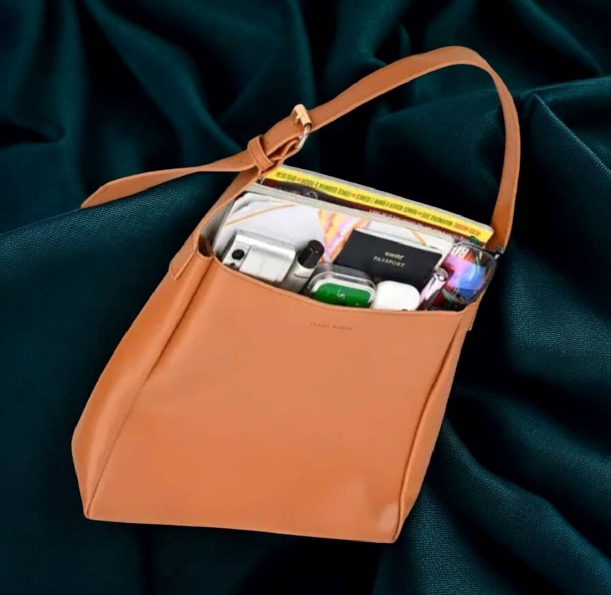     			MI PLUS Tote Bag PU Set of 1 ( Tan )