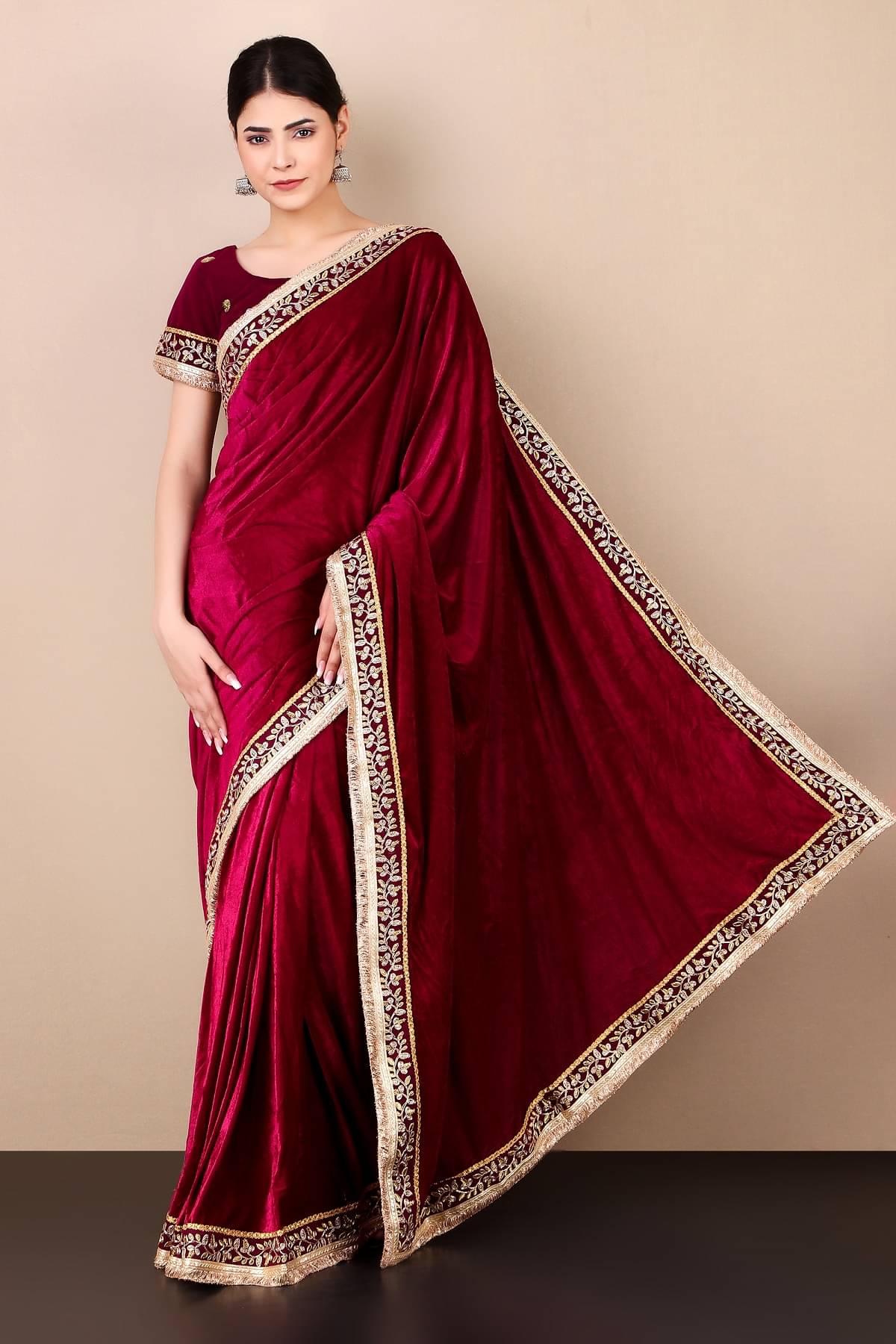     			Prazvika Velvet Embroidered Chanderi saree With Unstitched Blouse Piece ( Purple )