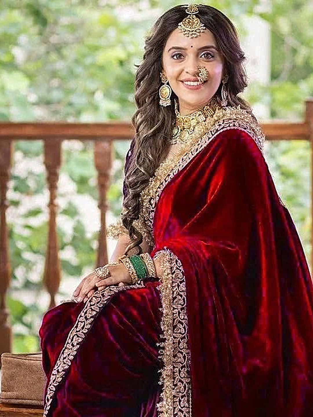     			Prazvika Velvet Embroidered Chanderi saree With Unstitched Blouse Piece ( Red )