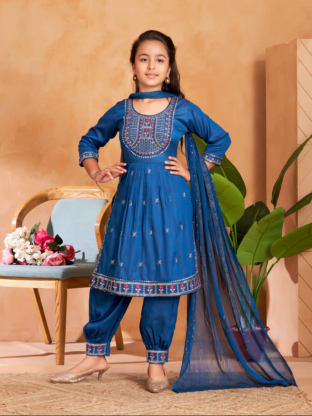     			Aarika Girls Cotton Blend Kurti with Salwar ( Pack of 1 , Blue )