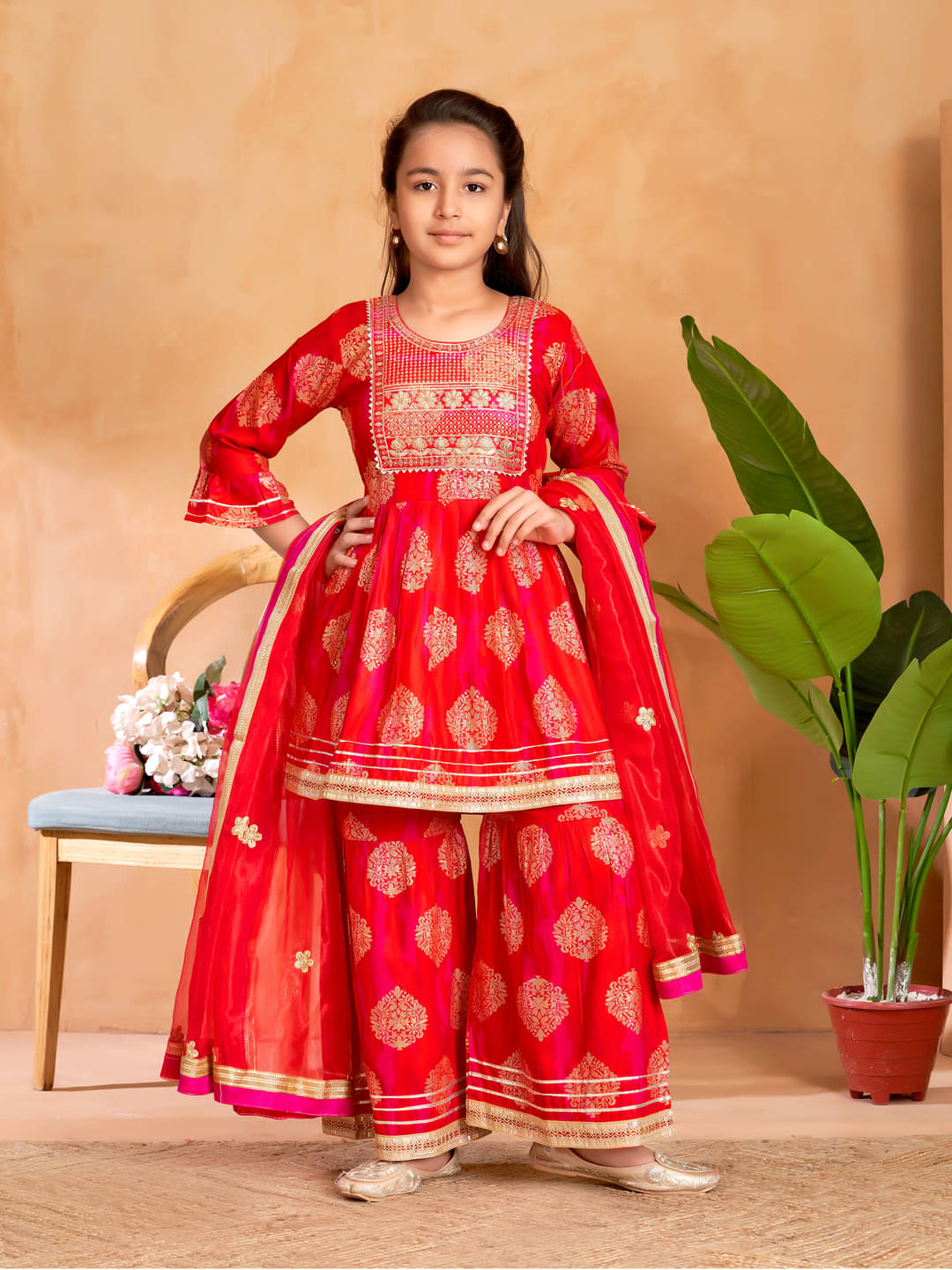     			Aarika Girls Rayon Kurti with Sharara ( Pack of 1 , Red )