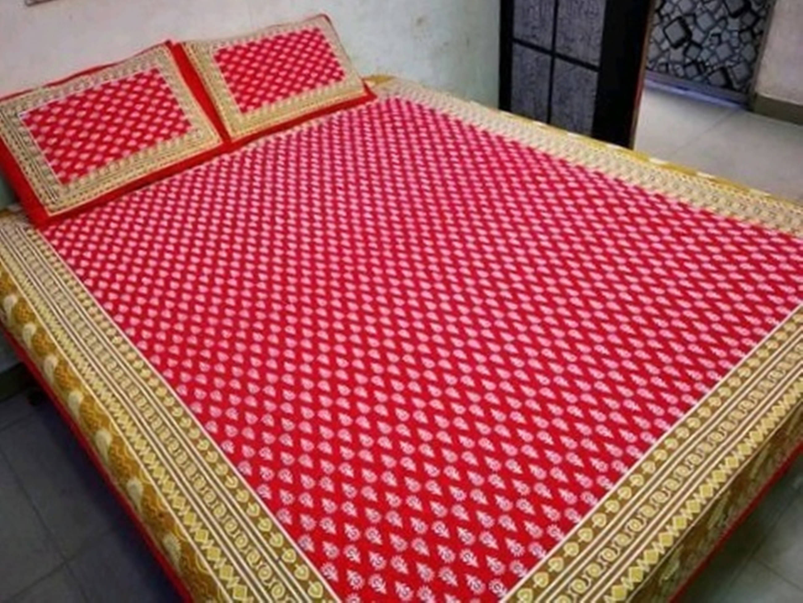     			Batham Handloom Cotton 1 Double Bedsheet with 2 Pillow Covers ( Red )