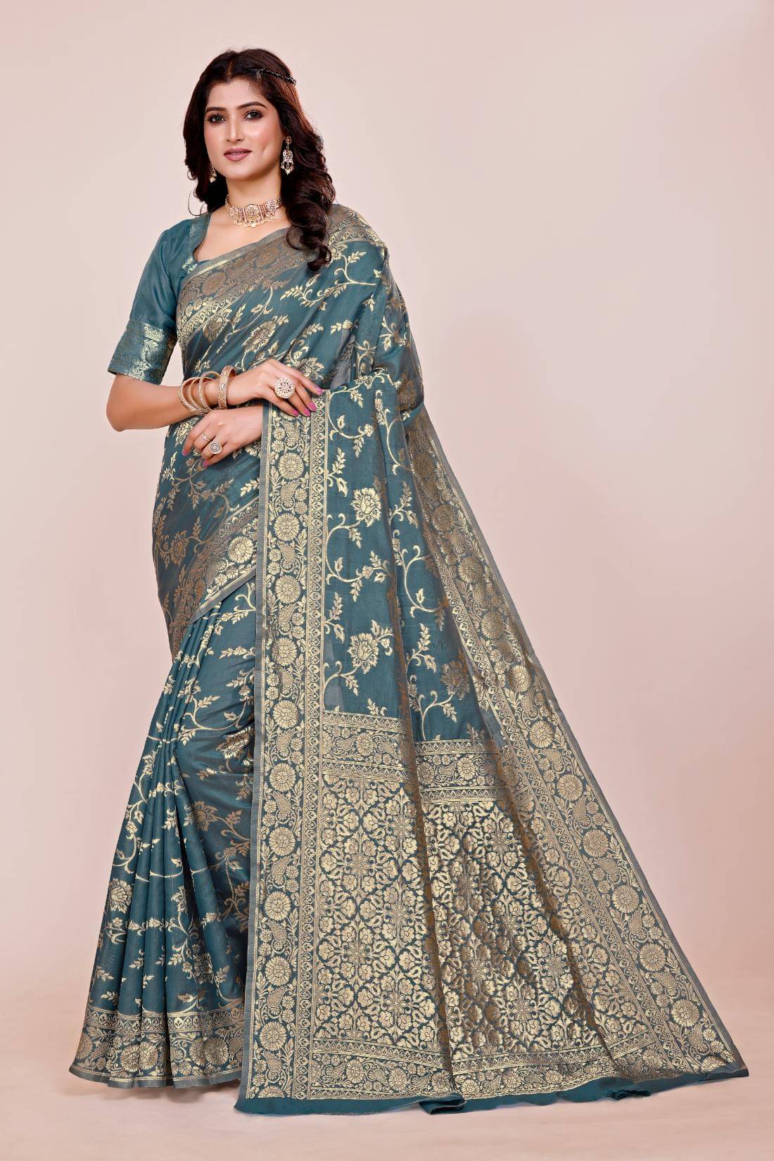     			DHAYNA AND REEWA FASHION Jacquard Woven Saree With Unstitched Blouse Piece ( Grey )