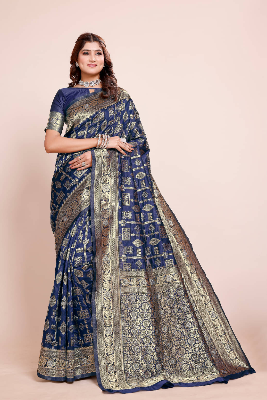 DHAYNA AND REEWA FASHION Jacquard Woven Saree With Unstitched Blouse Piece ( Navy Blue ) DHAYNA AND REEWA FASHION Jacquard Woven Saree With Unstitched Blouse Piece ( Navy Blue )