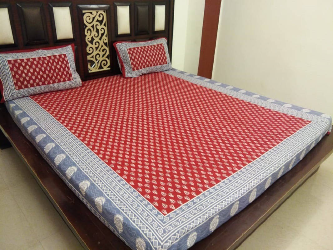     			Navkaar Creation Cotton 1 Double Bedsheet with 2 Pillow Covers ( Red )