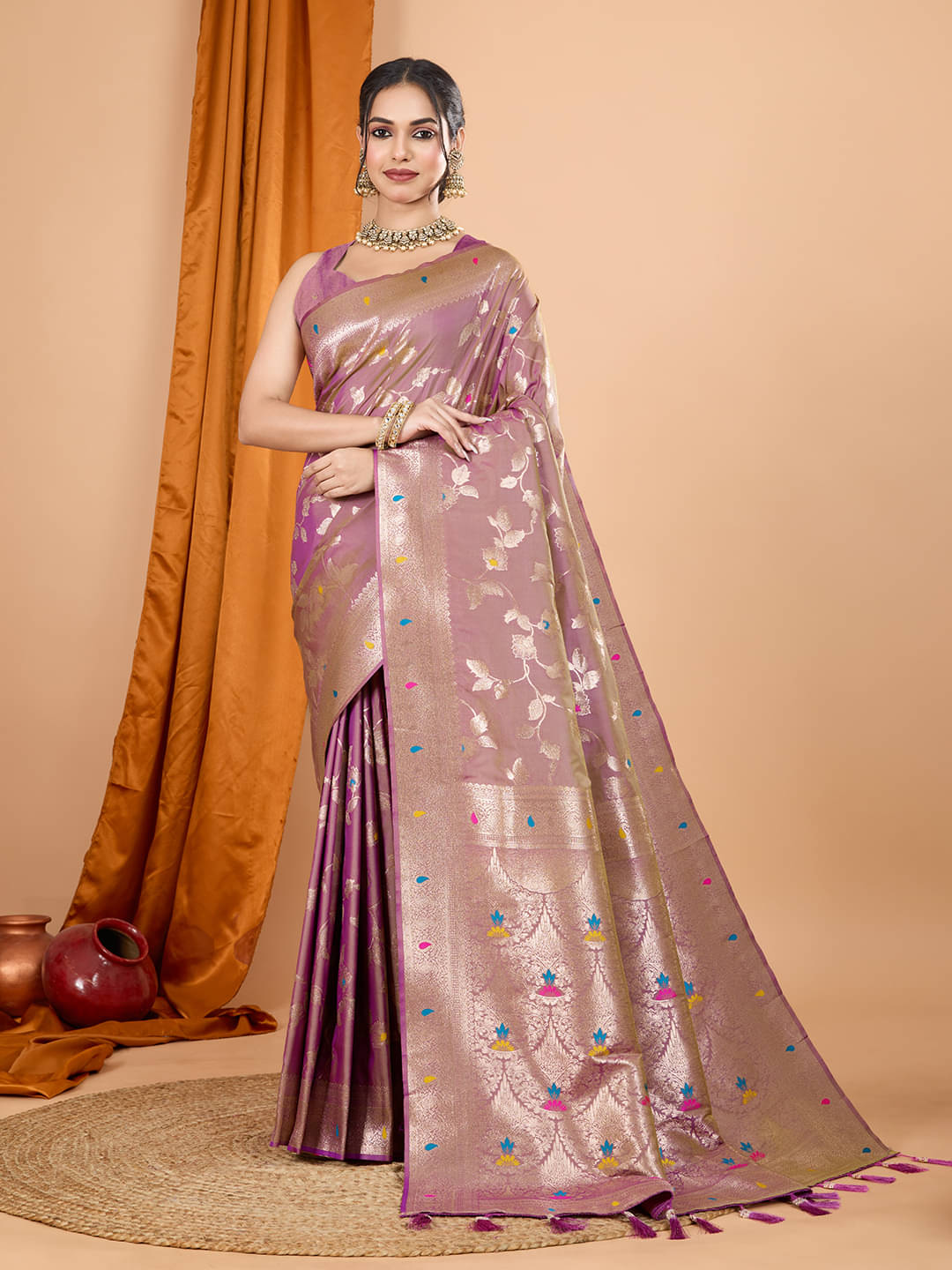     			Nayanthara Trends Banarasi Silk Woven Saree With Unstitched Blouse Piece ( Lavender )