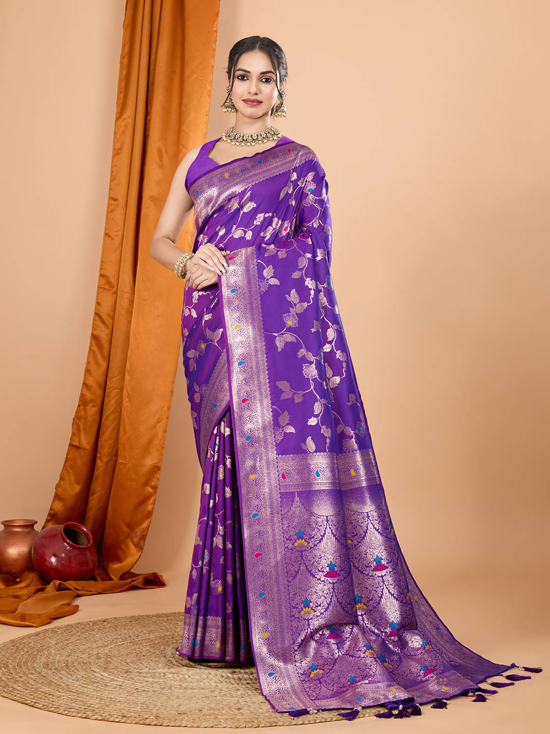 Nayanthara Trends Banarasi Silk Woven Saree With Unstitched Blouse Piece ( Magenta )     			Nayanthara Trends Banarasi Silk Woven Saree With Unstitched Blouse Piece ( Magenta )