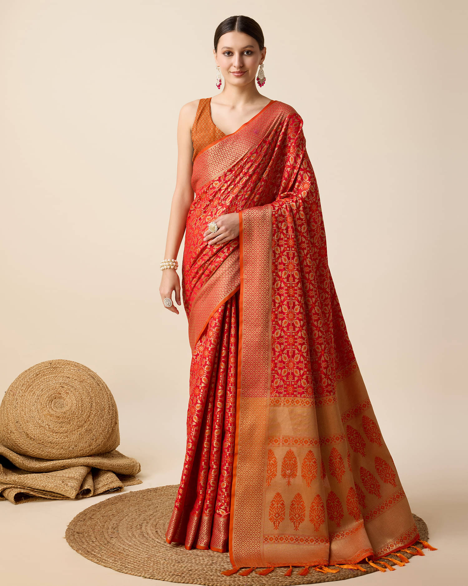     			Nayanthara Trends Silk Blend Woven Saree With Unstitched Blouse Piece ( Red )