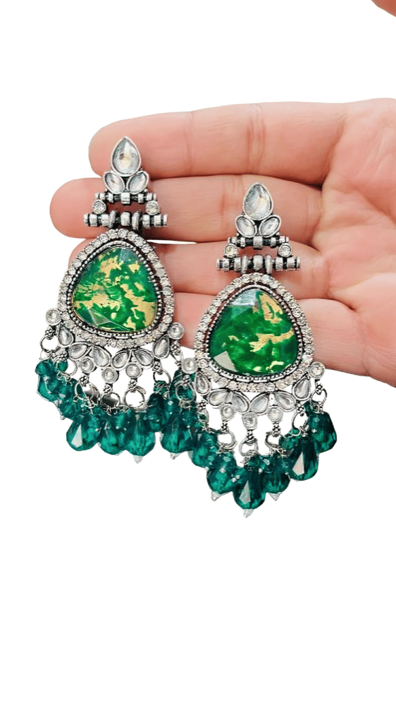     			Opus Gems Green Chandelier Earrings ( Pack of 1 )