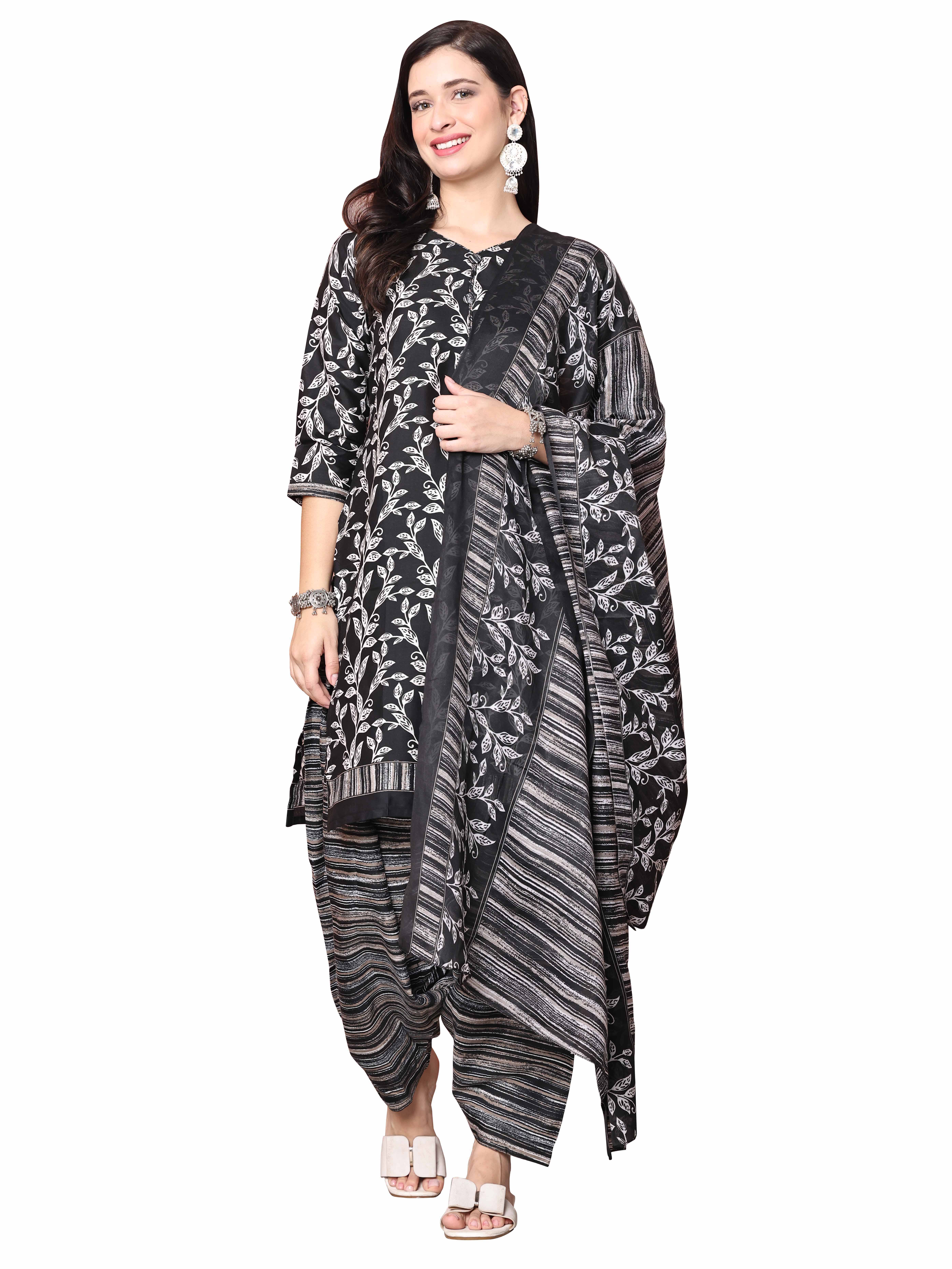 wonder weave Women Cotton Blend Printed Straight Kurti With Patiala Salwar ( Black )
