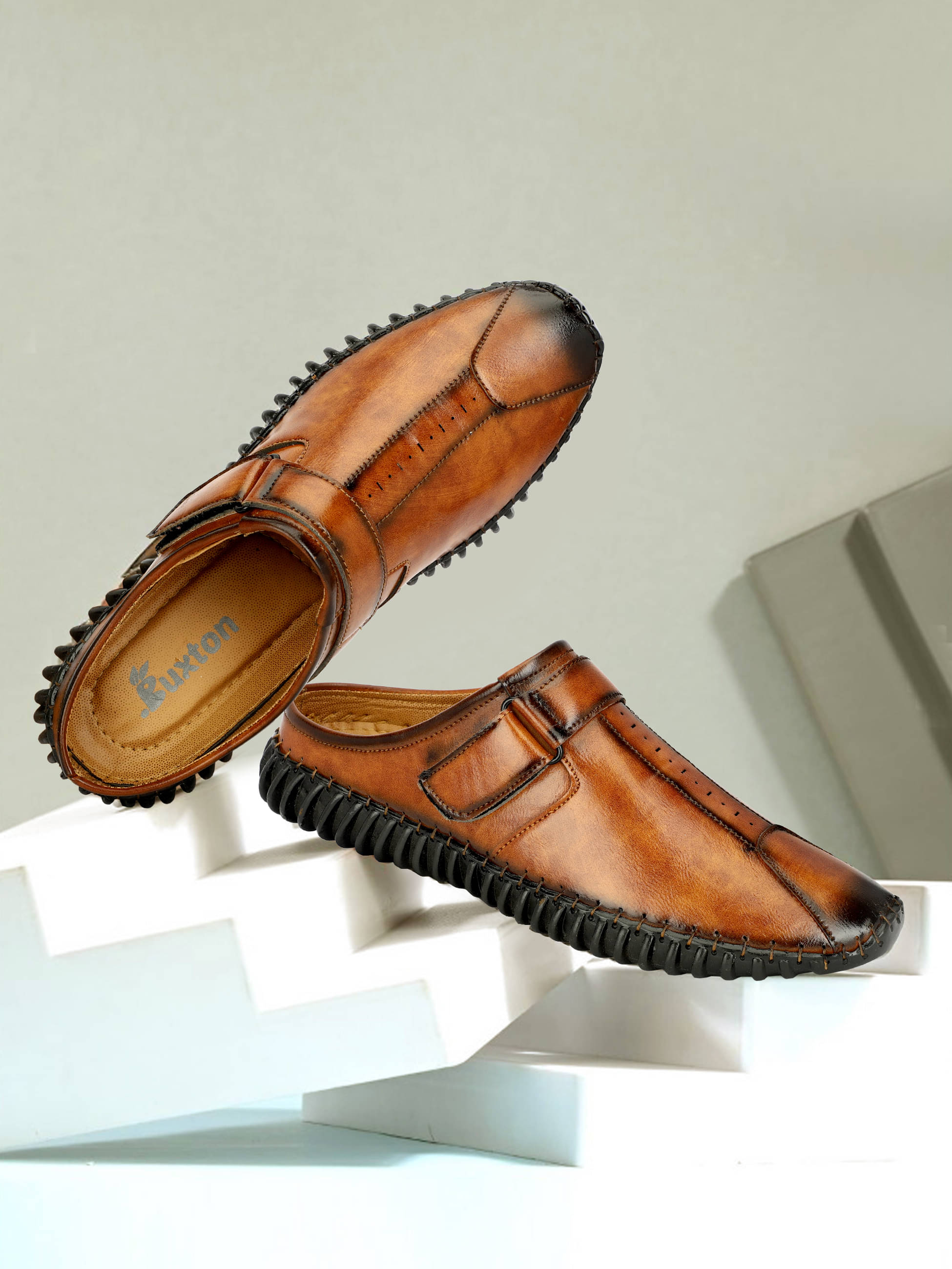     			Buxton - Tan Men's Sandals