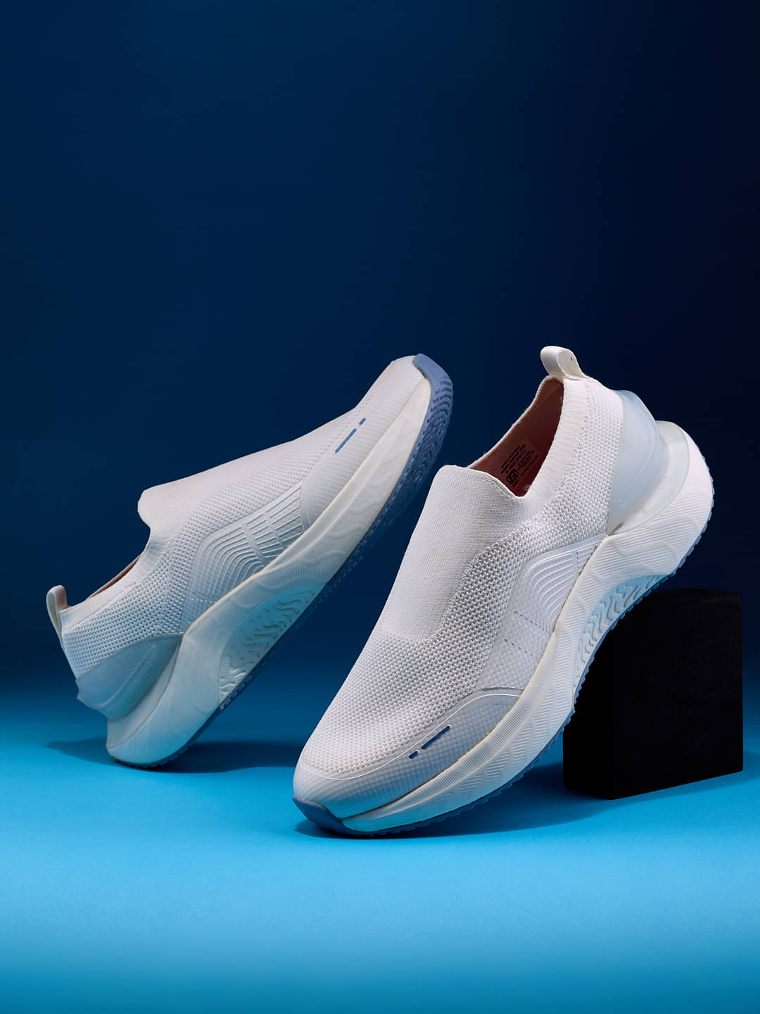     			Campus FLYNN White Men's Slip-on Shoes