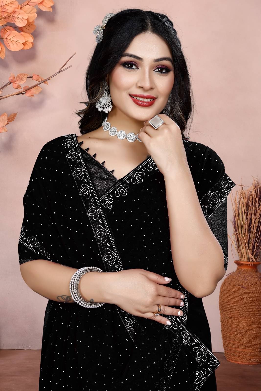 DEBRIS FAB Georgette Solid Saree With Unstitched Blouse Piece ( Black ) DEBRIS FAB Georgette Solid Saree With Unstitched Blouse Piece ( Black )
