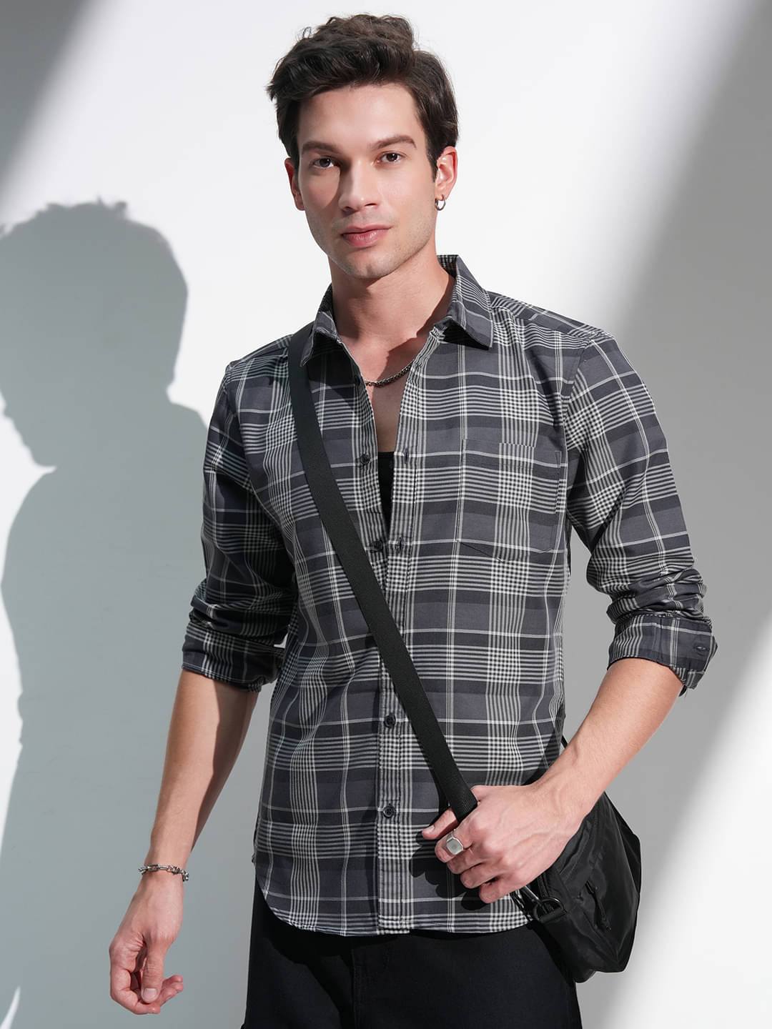     			Highlander Polyester Slim Fit Checks Full Sleeves Men's Casual Shirt - Grey ( Pack of 1 )