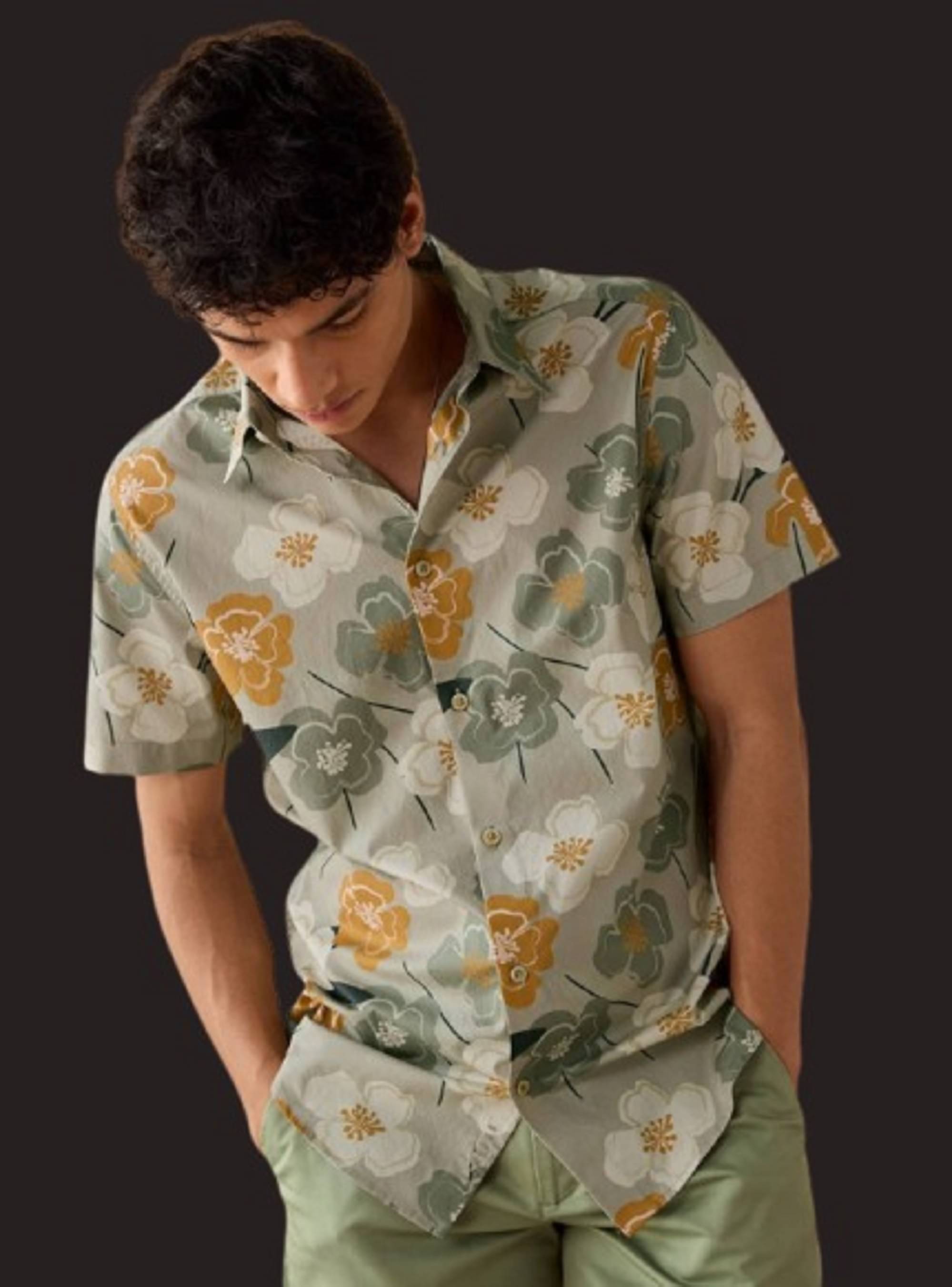 M5studio 100% Cotton Regular Fit Printed Half Sleeves Men's Casual Shirt - Light Green ( Pack of 1 ) M5studio 100% Cotton Regular Fit Printed Half Sleeves Men's Casual Shirt - Light Green ( Pack of 1 )
