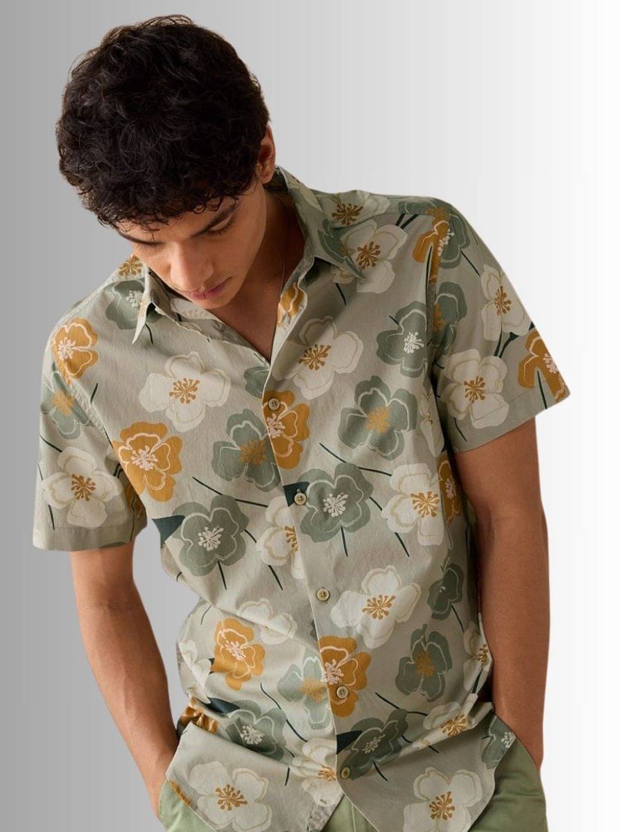 MARQVIK Cotton Blend Regular Fit Printed Half Sleeves Men's Casual Shirt - Green ( Pack of 1 ) MARQVIK Cotton Blend Regular Fit Printed Half Sleeves Men's Casual Shirt - Green ( Pack of 1 )