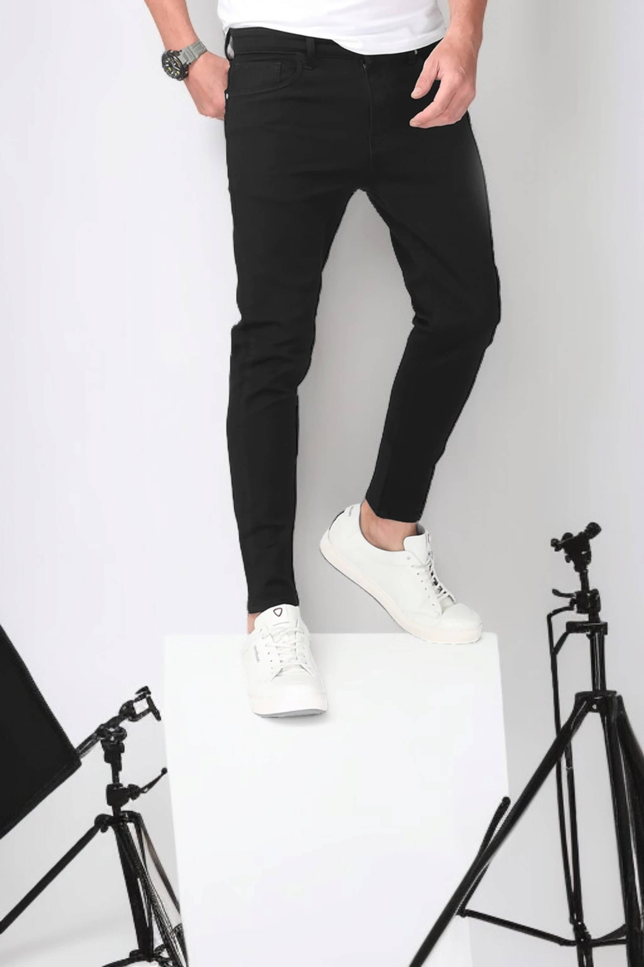 WHATON Slim Fit Solid Men's Jeans - Black ( Pack of 1 ) - Jeans | Buy online on ZillyBuy