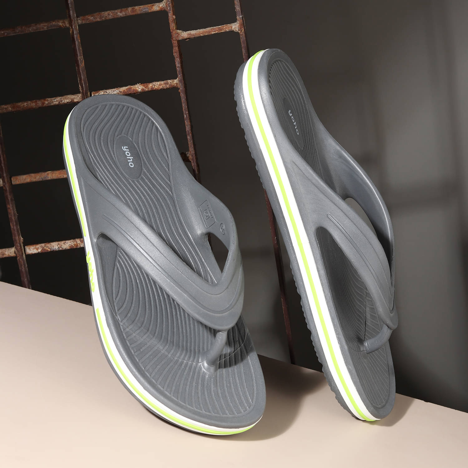     			Yoho Grey Men's Daily Slipper