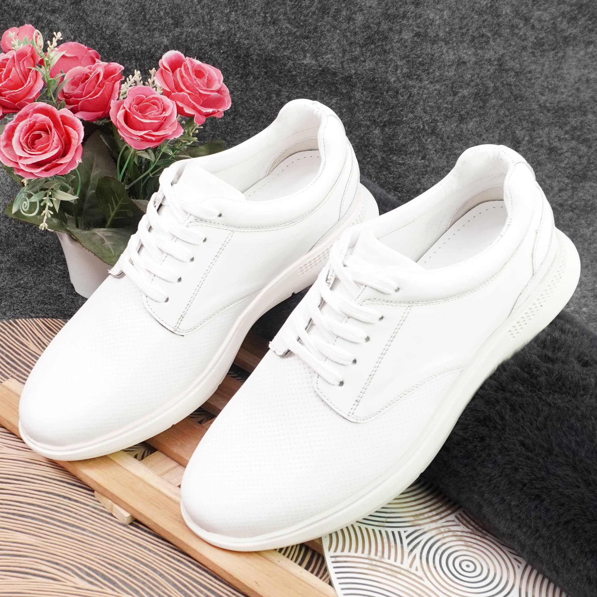     			rishXation AX17 White Men's Lifestyle Shoes