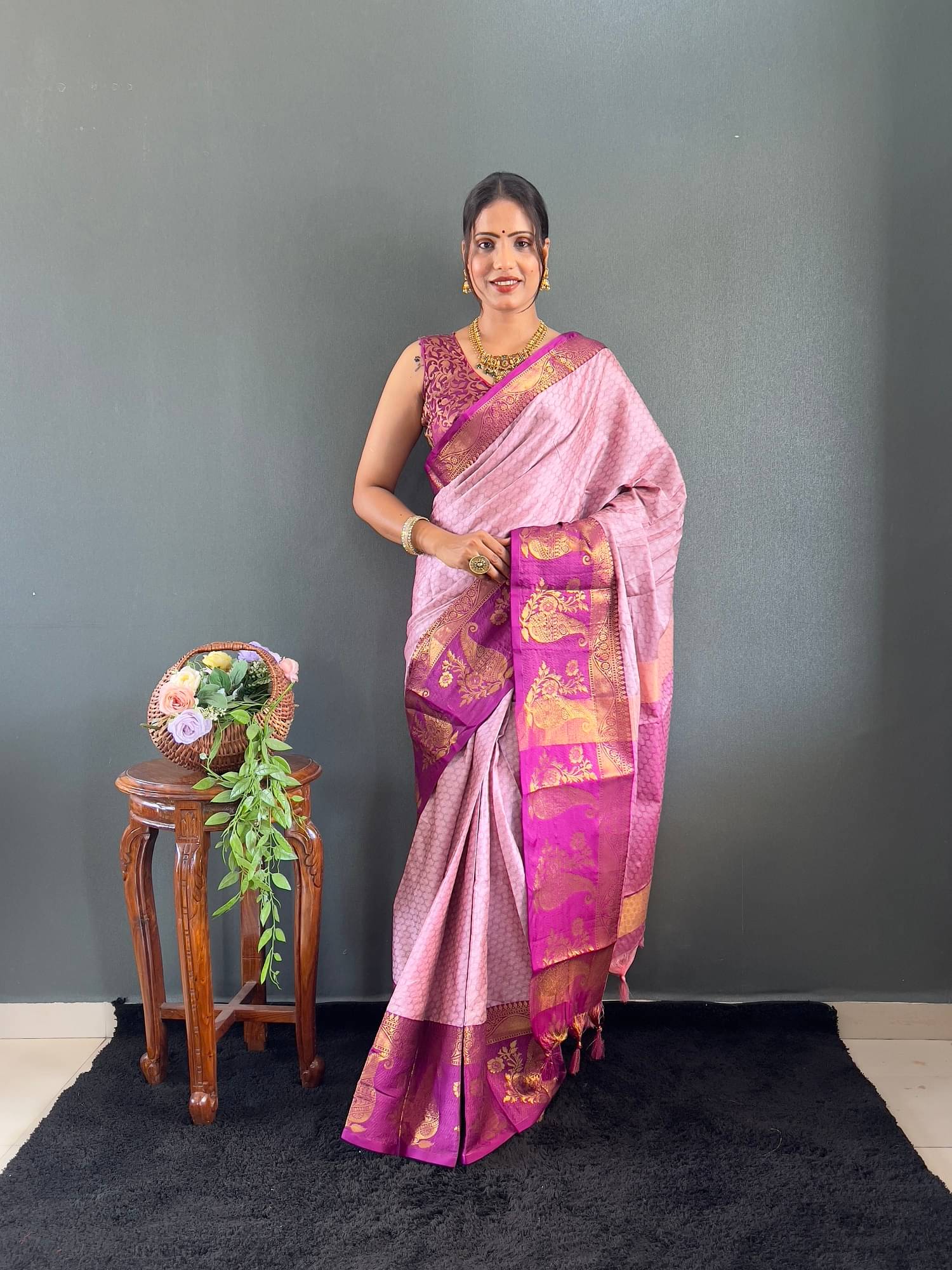 Apnisha Silk Embellished Saree With Unstitched Blouse Piece ( Pink ) Apnisha Silk Embellished Saree With Unstitched Blouse Piece ( Pink )