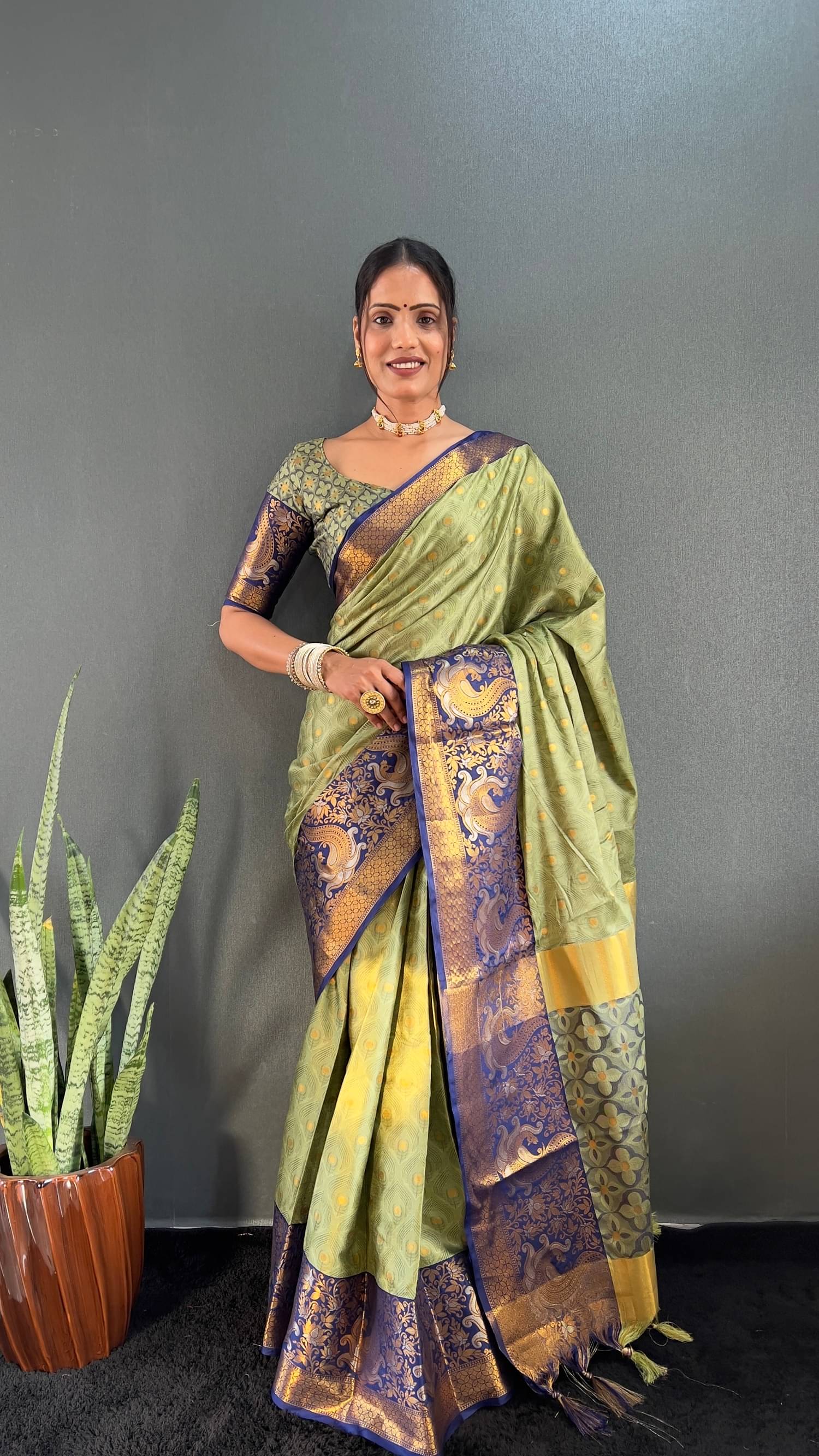 JULEE Silk Embellished Saree With Unstitched Blouse Piece ( Multicolor ) JULEE Silk Embellished Saree With Unstitched Blouse Piece ( Multicolor )