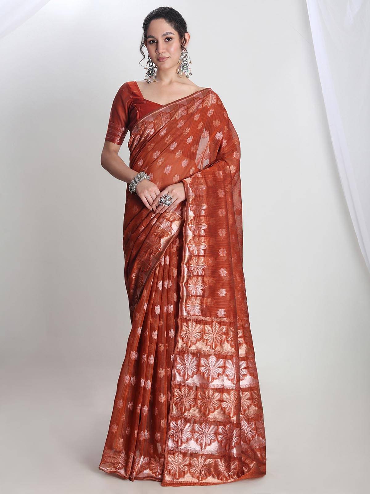 Janasya Linen Woven Saree With Unstitched Blouse Piece ( Rust ) Janasya Linen Woven Saree With Unstitched Blouse Piece ( Rust )