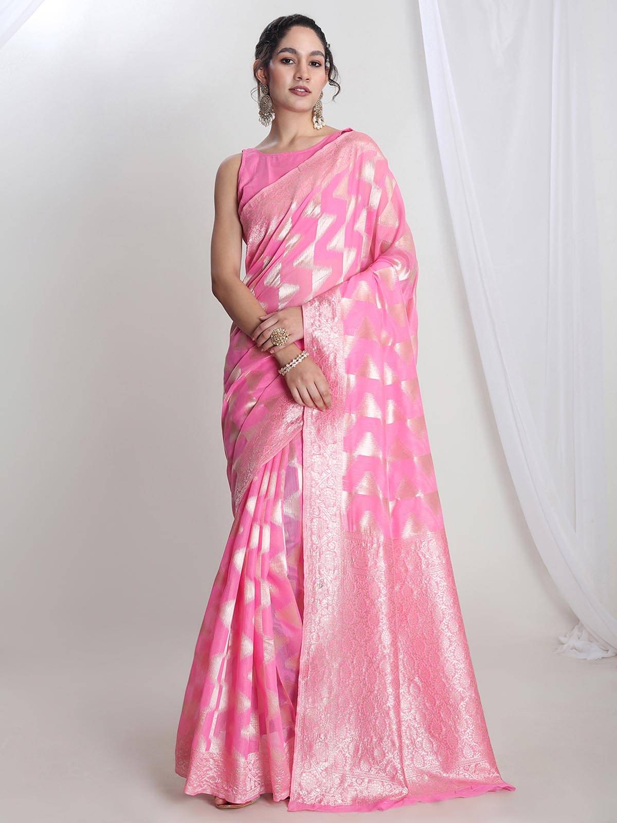 Janasya Silk Blend Woven Saree With Unstitched Blouse Piece ( Pink ) Janasya Silk Blend Woven Saree With Unstitched Blouse Piece ( Pink )