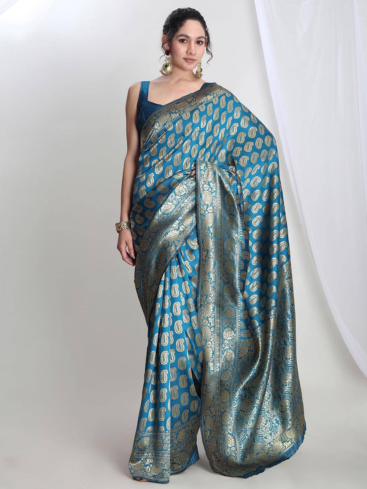     			Janasya Silk Blend Woven Saree With Unstitched Blouse Piece ( Blue )