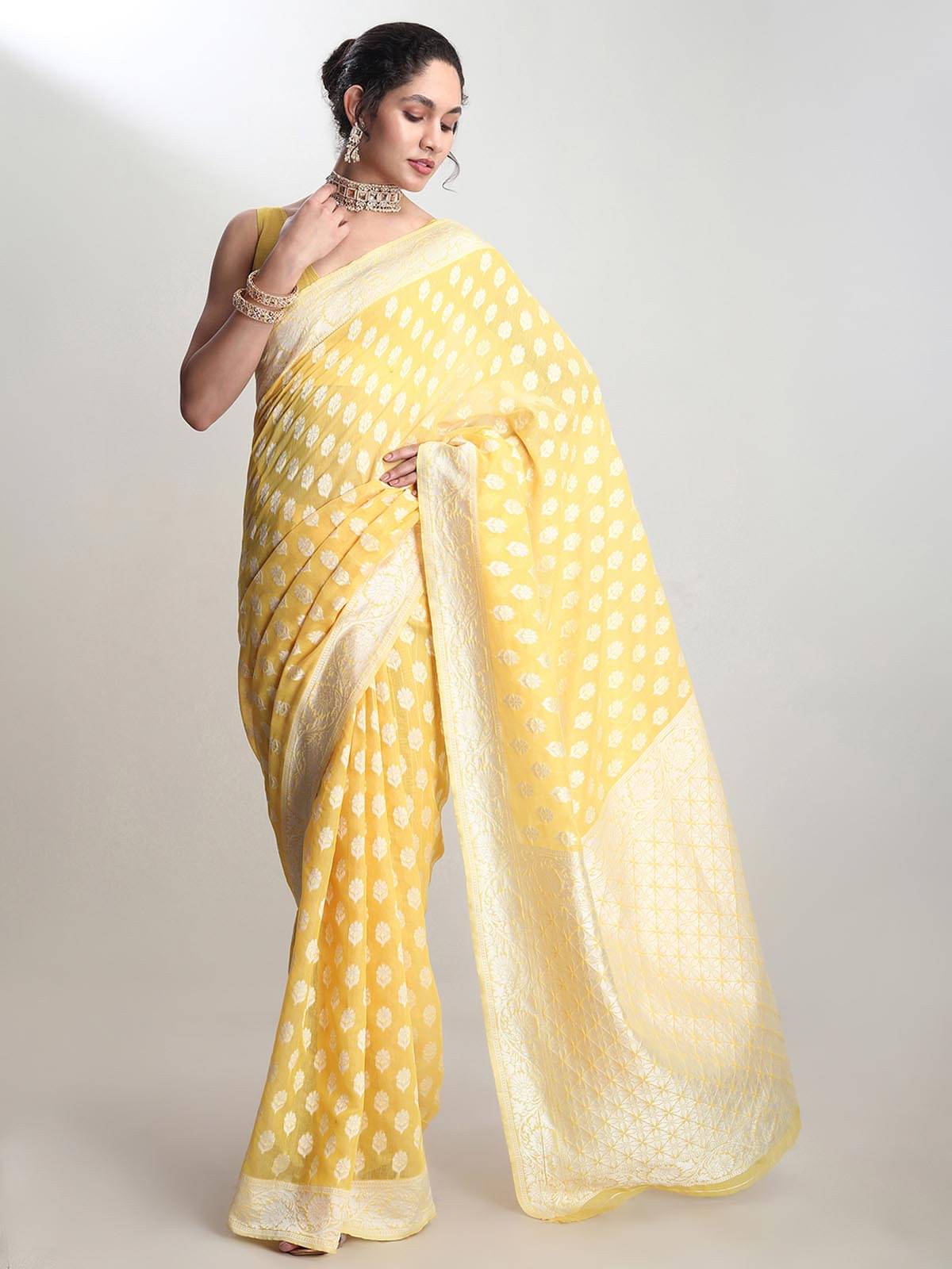Janasya Silk Blend Woven Saree With Unstitched Blouse Piece ( Yellow ) Janasya Silk Blend Woven Saree With Unstitched Blouse Piece ( Yellow )