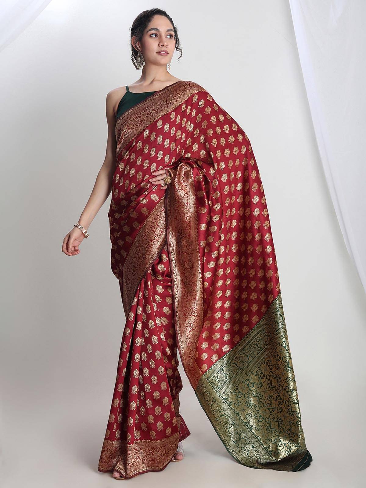 Janasya Silk Blend Woven Saree With Unstitched Blouse Piece ( Maroon ) Janasya Silk Blend Woven Saree With Unstitched Blouse Piece ( Maroon )