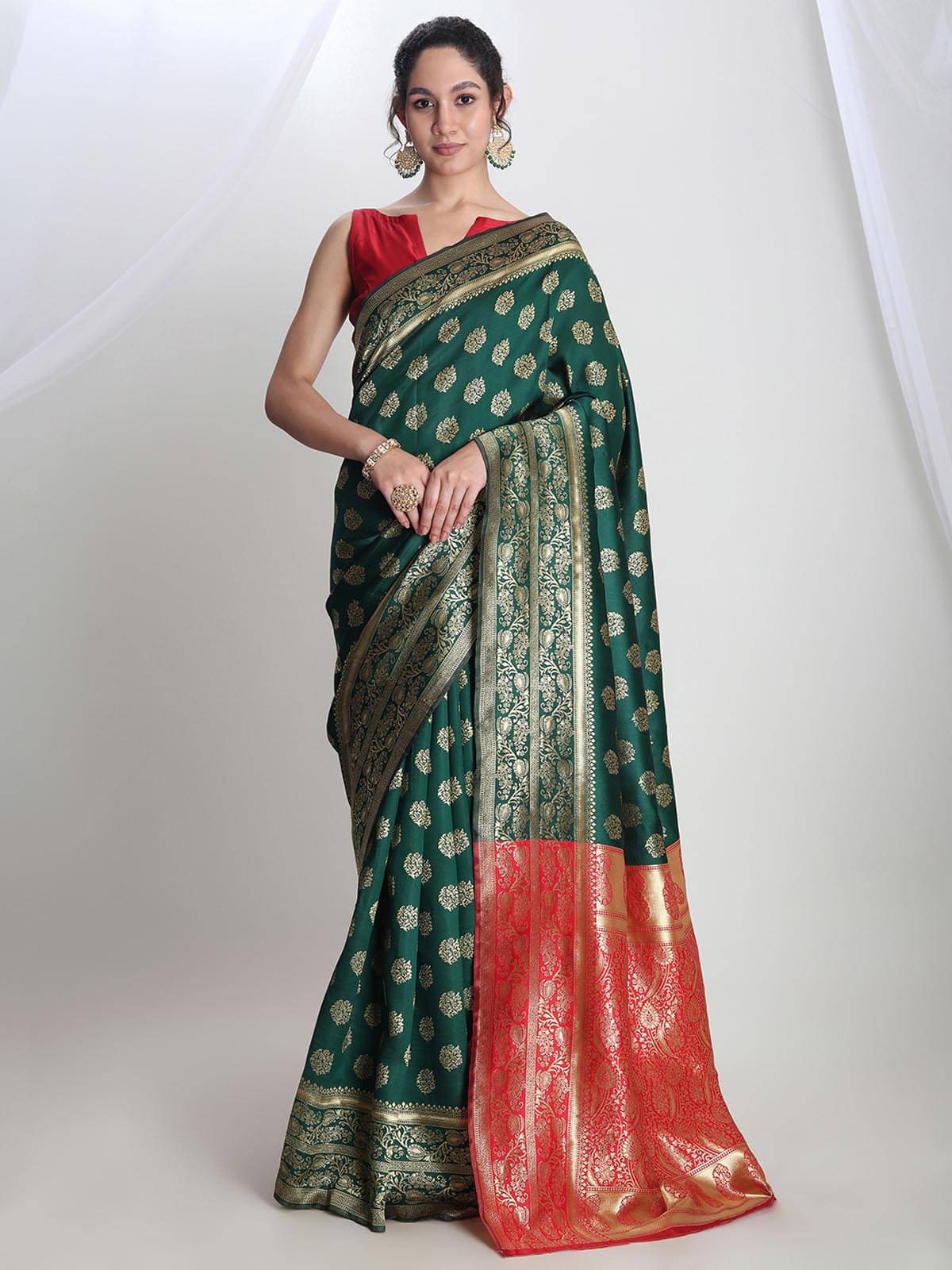 Janasya Silk Blend Woven Saree With Unstitched Blouse Piece ( Green ) Janasya Silk Blend Woven Saree With Unstitched Blouse Piece ( Green )