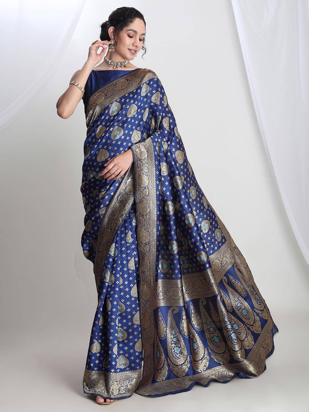     			Janasya Silk Blend Woven Saree With Unstitched Blouse Piece ( Blue )