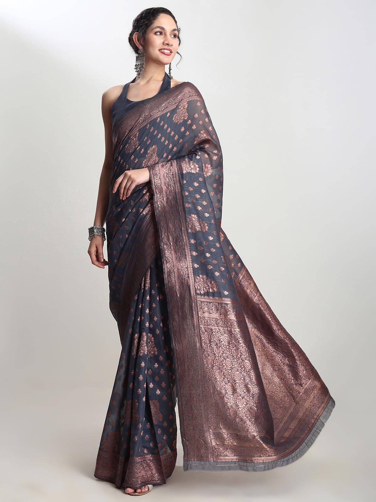     			Janasya Silk Blend Woven Saree With Unstitched Blouse Piece ( Grey )