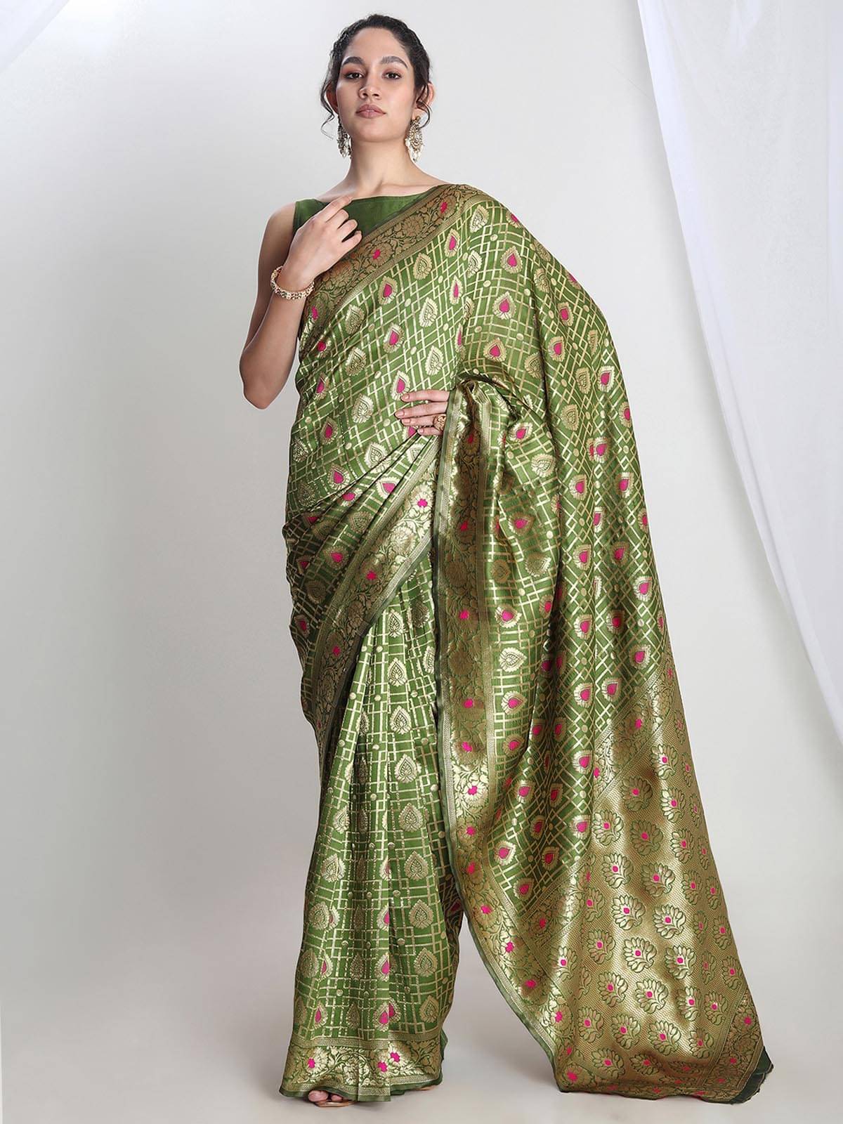     			Janasya Silk Blend Woven Saree With Unstitched Blouse Piece ( Green )