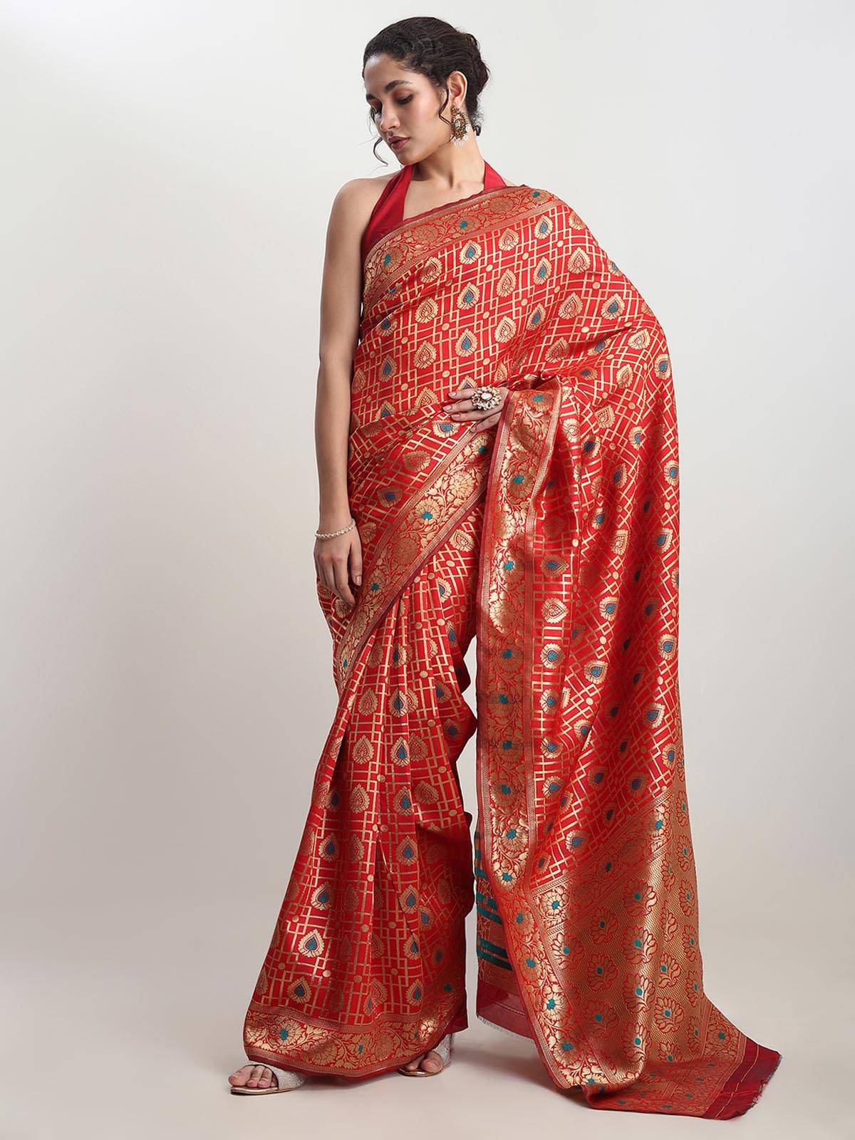     			Janasya Silk Blend Woven Saree With Unstitched Blouse Piece ( Red )