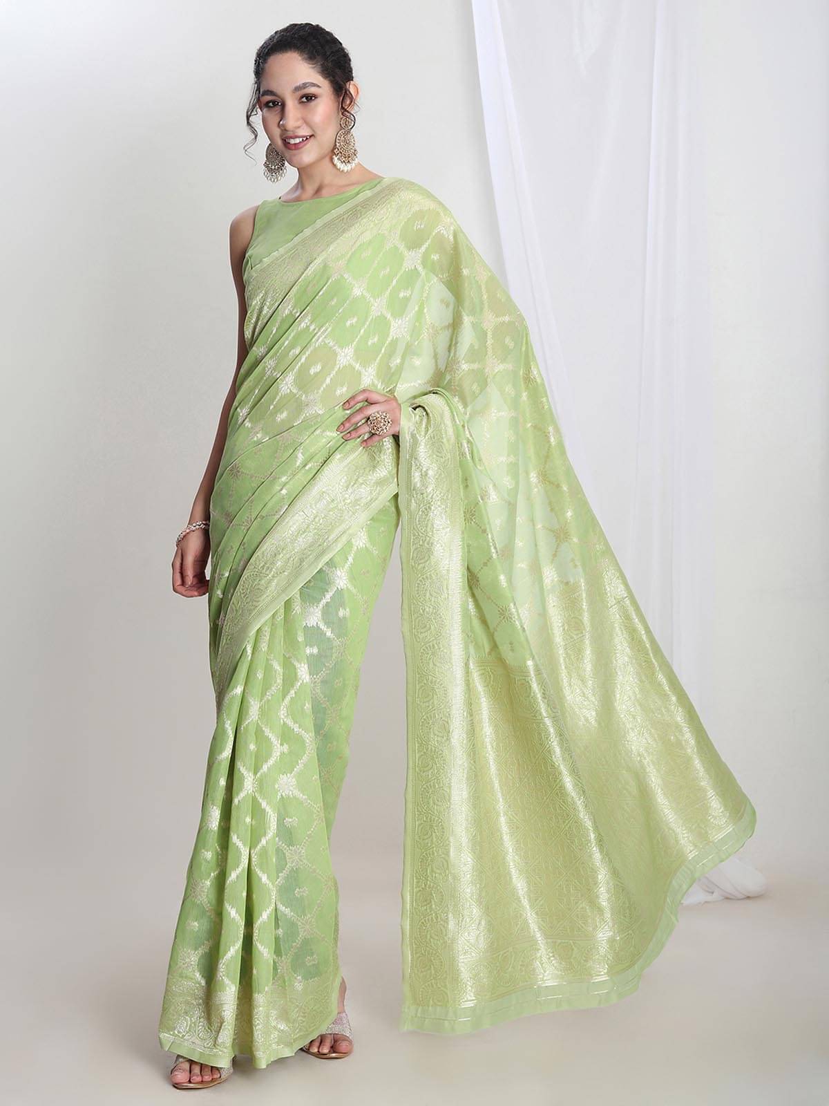 Janasya Silk Blend Woven Saree With Unstitched Blouse Piece ( Light Green )     			Janasya Silk Blend Woven Saree With Unstitched Blouse Piece ( Light Green )