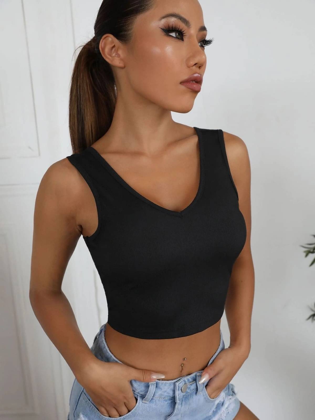     			Redamancii Women's Cotton Blend Crop Top ( Black )