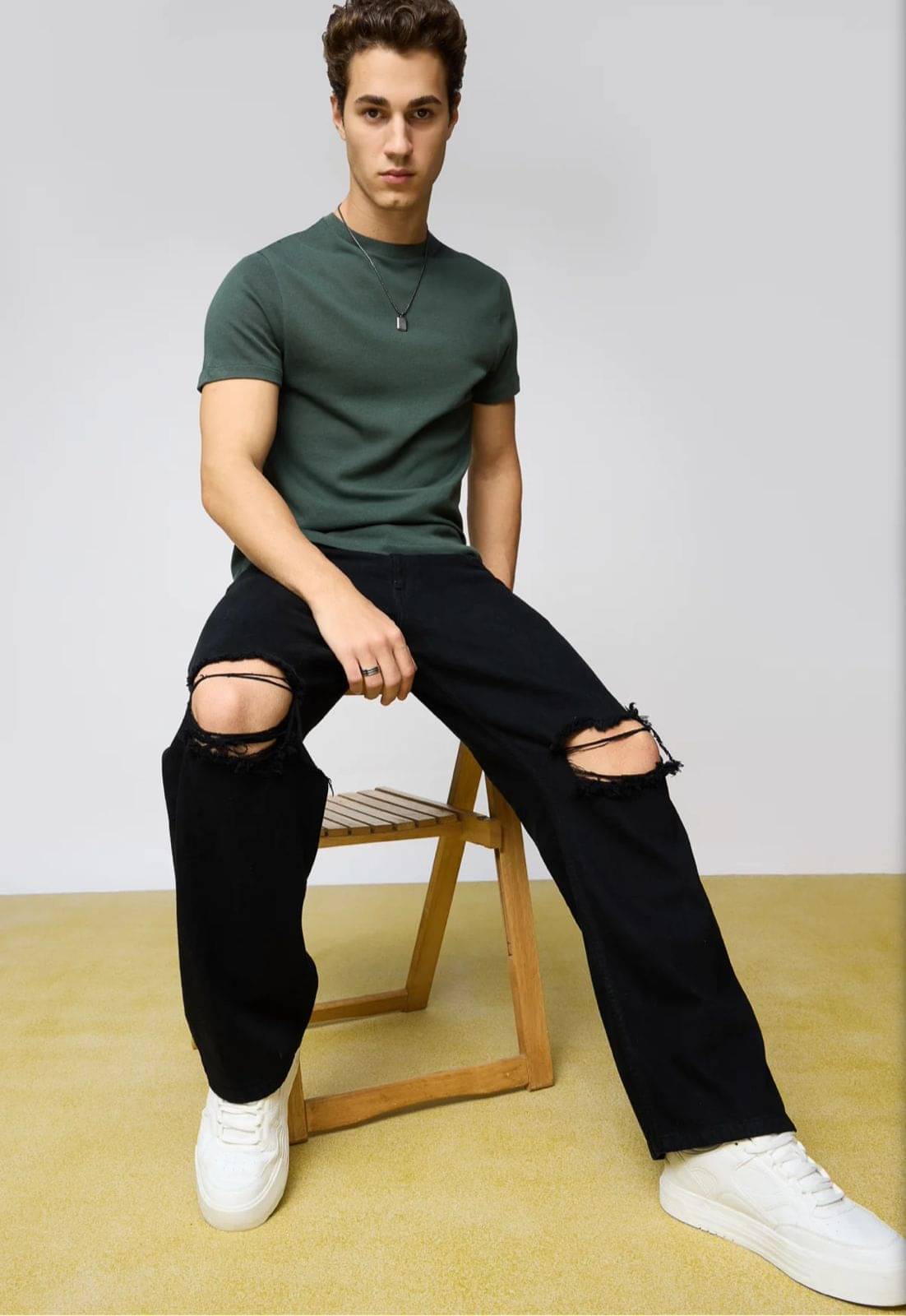     			SiNK DENIMS Regular Fit Distressed Men's Jeans - Black ( Pack of 1 )